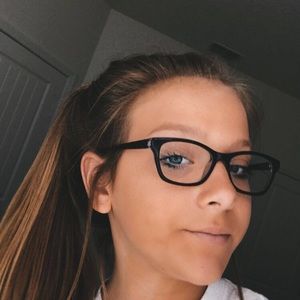 Meet your Posher, Avery